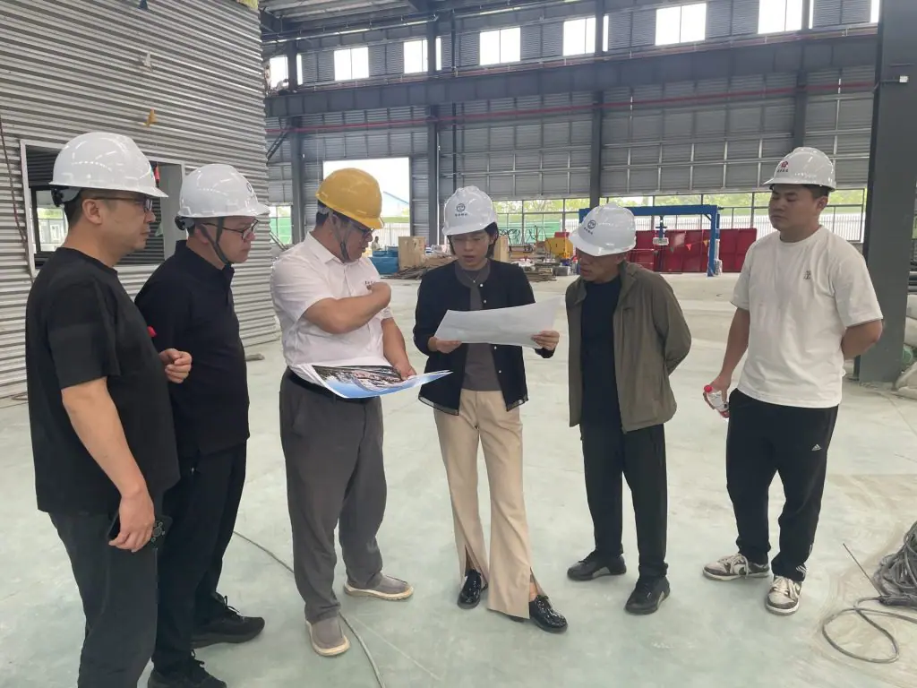 张渚镇领导深入容博智能装备施工现场调研